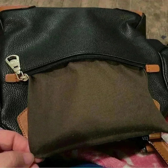 Stauer Black/Brown Shoulder Bag w/ lots of compartments Gold tone logo hardware - Picture 9 of 12